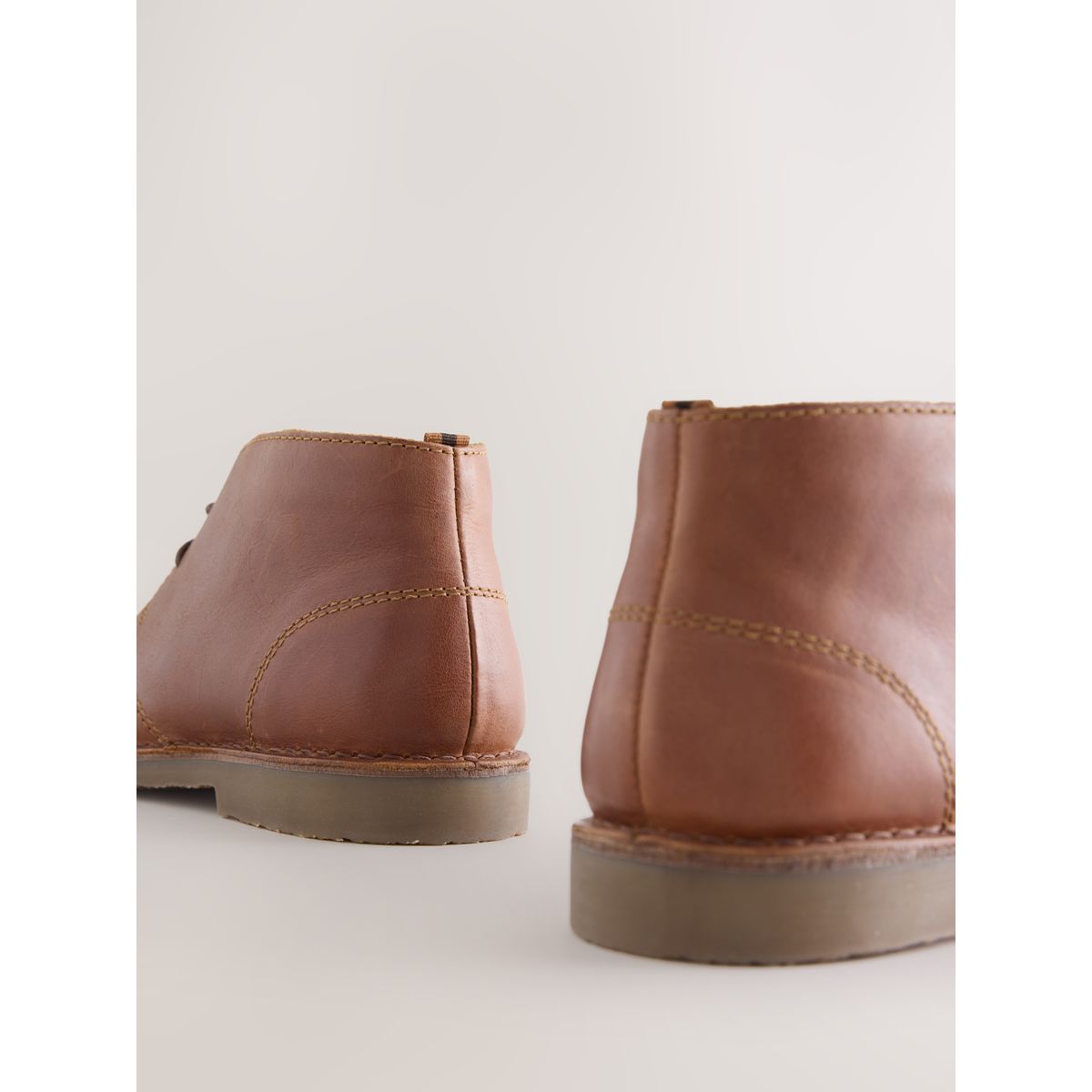 Bottines chukka en cuir marron fauve, NEXT