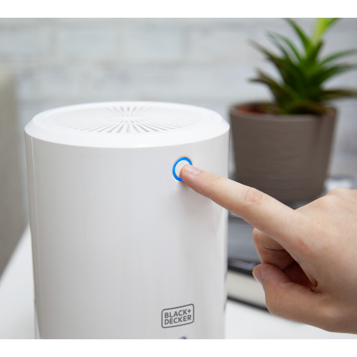900ml Compact Dehumidifier - BXEH60001 white, BLACK & DECKER