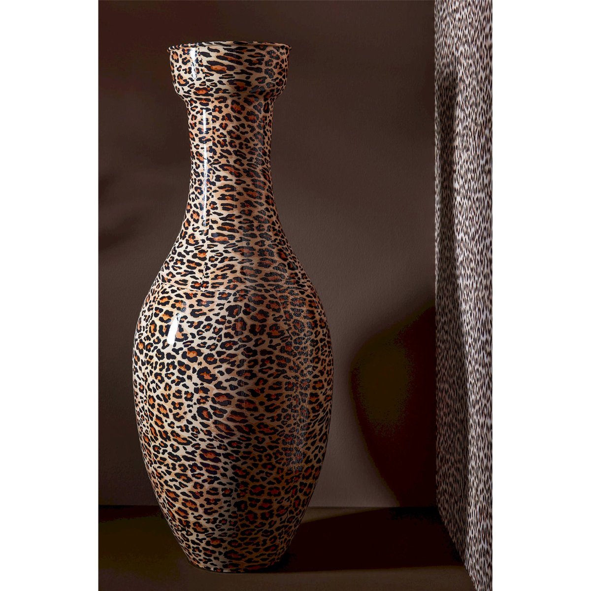 Vase haut en métal motif léopard caramel et noir, RECOLLECTION