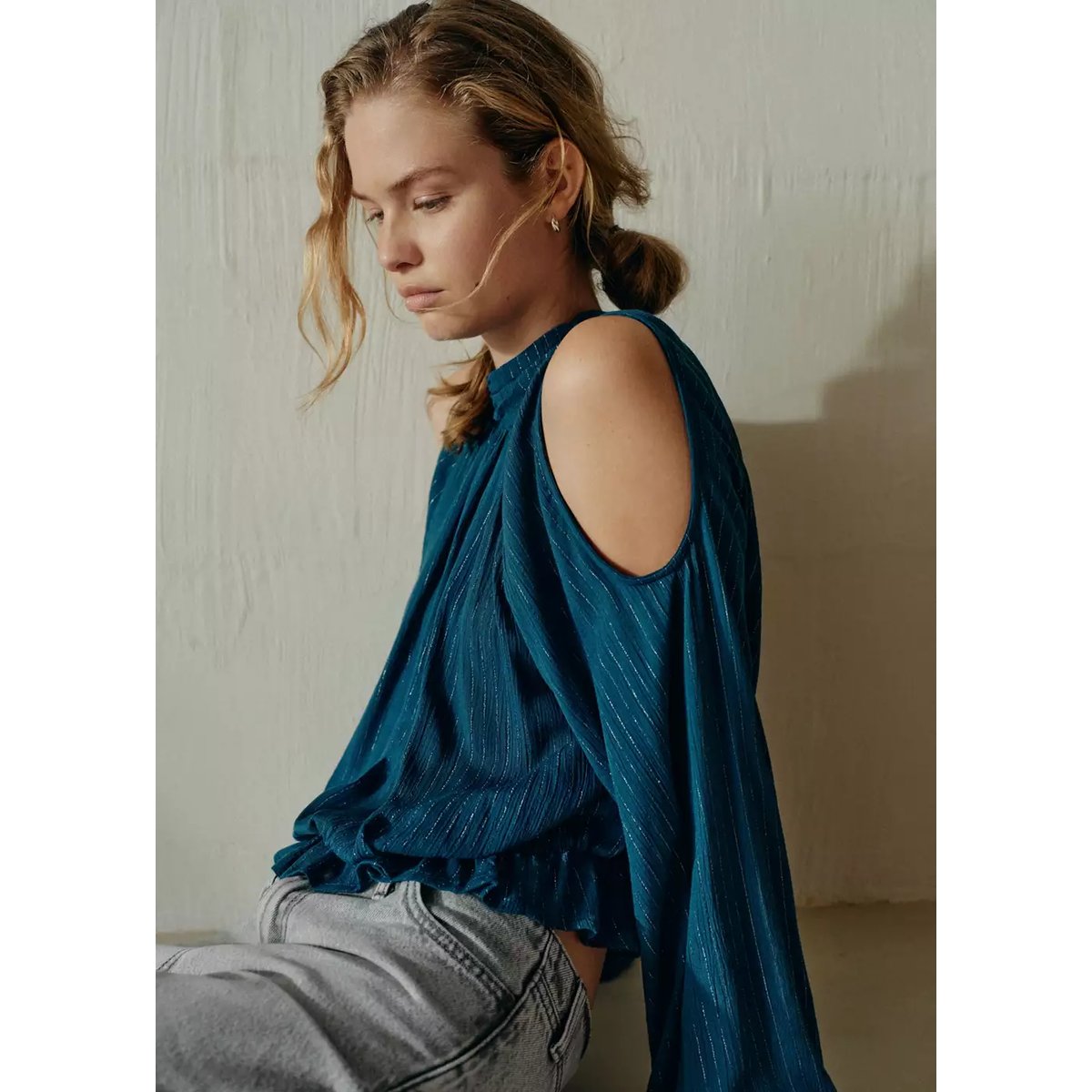 Blouse à col halter rayée en fil métallisé bleu pétrole, MANGO TEEN