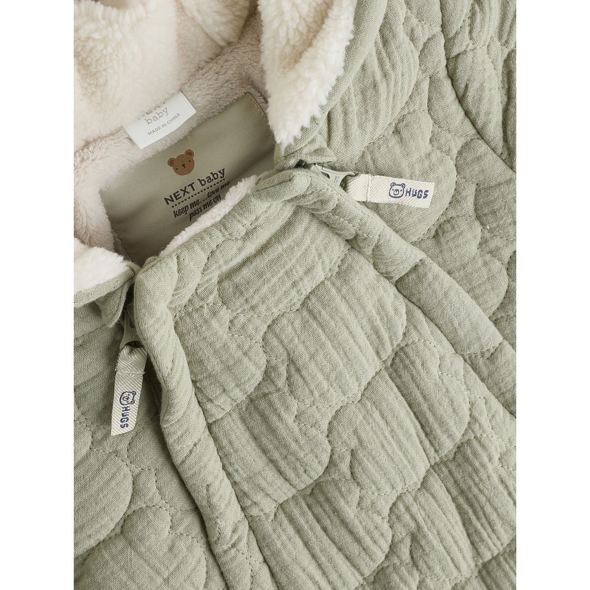 Combinaison bébé matelassée avec visage ours vert, NEXT