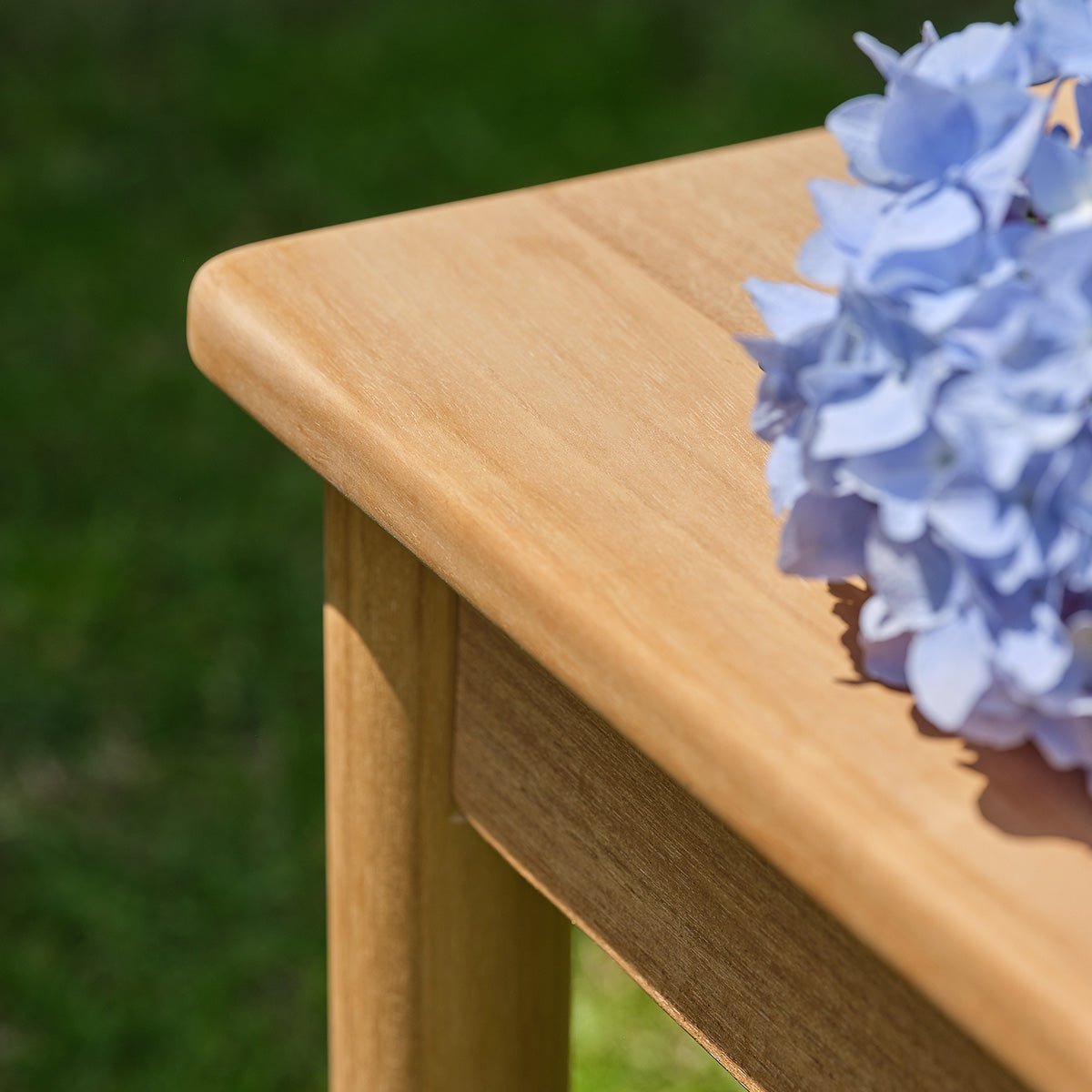 Table d'appoint de jardin en teck massif CALVI naturel, BERAH GETAH