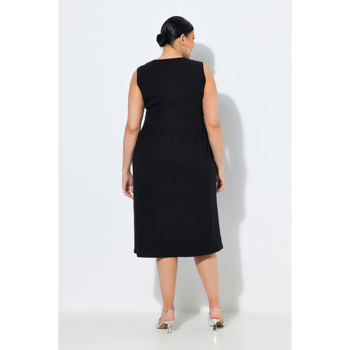 Robe midi sans manches, avec broderies noir, ULLA POPKEN
