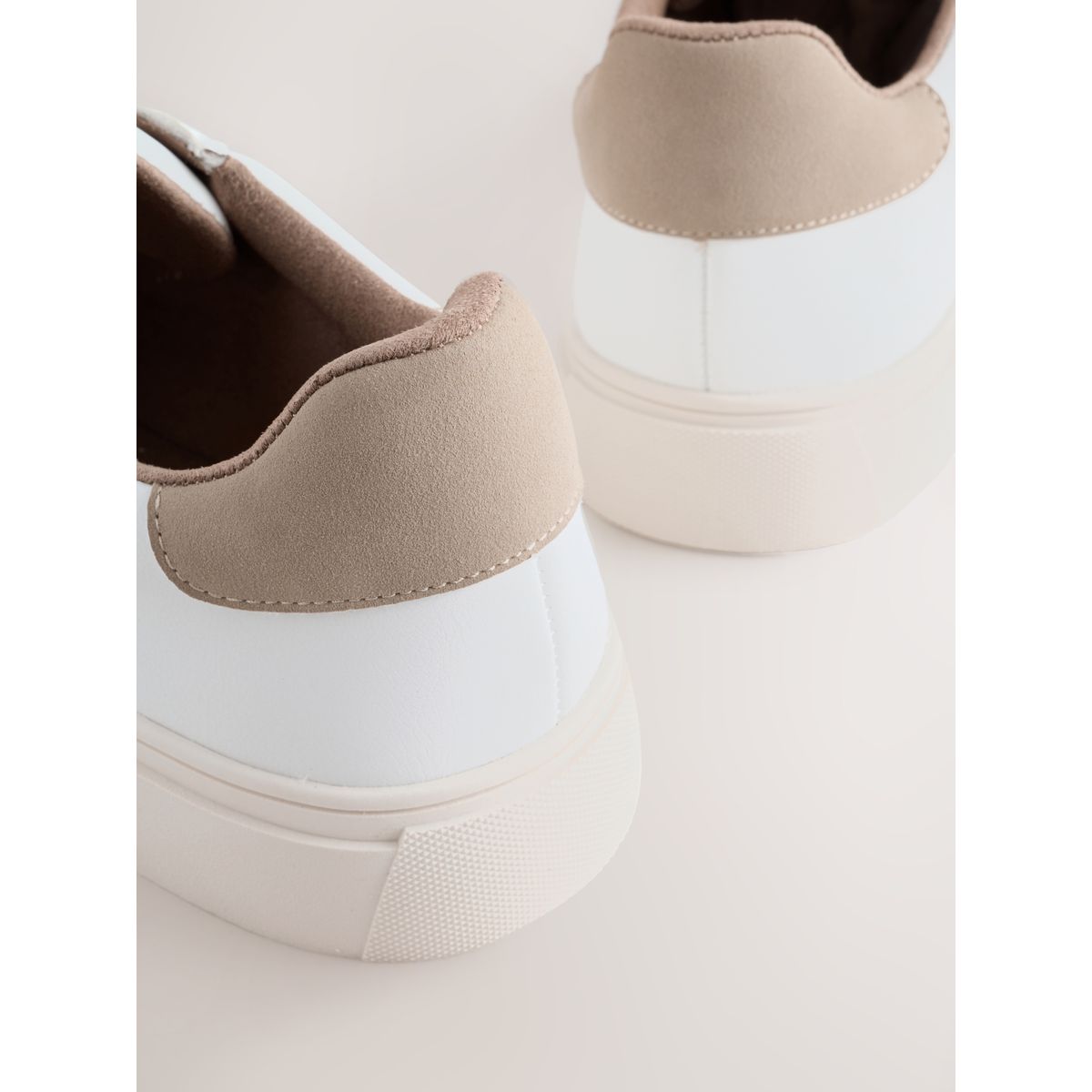 Baskets chic et décontractées longline blanc, NEXT