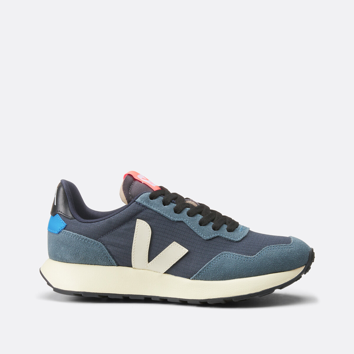 Baskets Paulistana bleu, VEJA