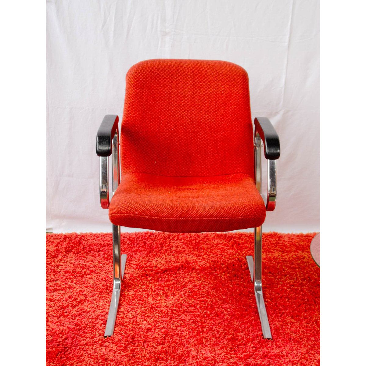 Fauteuil en tissu et skaï Jakob N°1435 - Bon état noir, DEBONGOUT