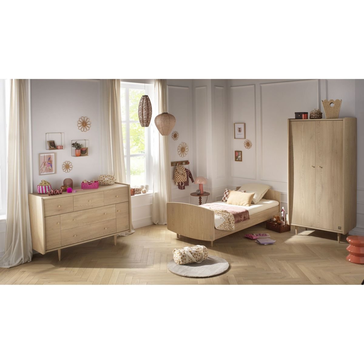 Armoire 2 portes avec pieds bois et poignées métal marron, SAUTHON