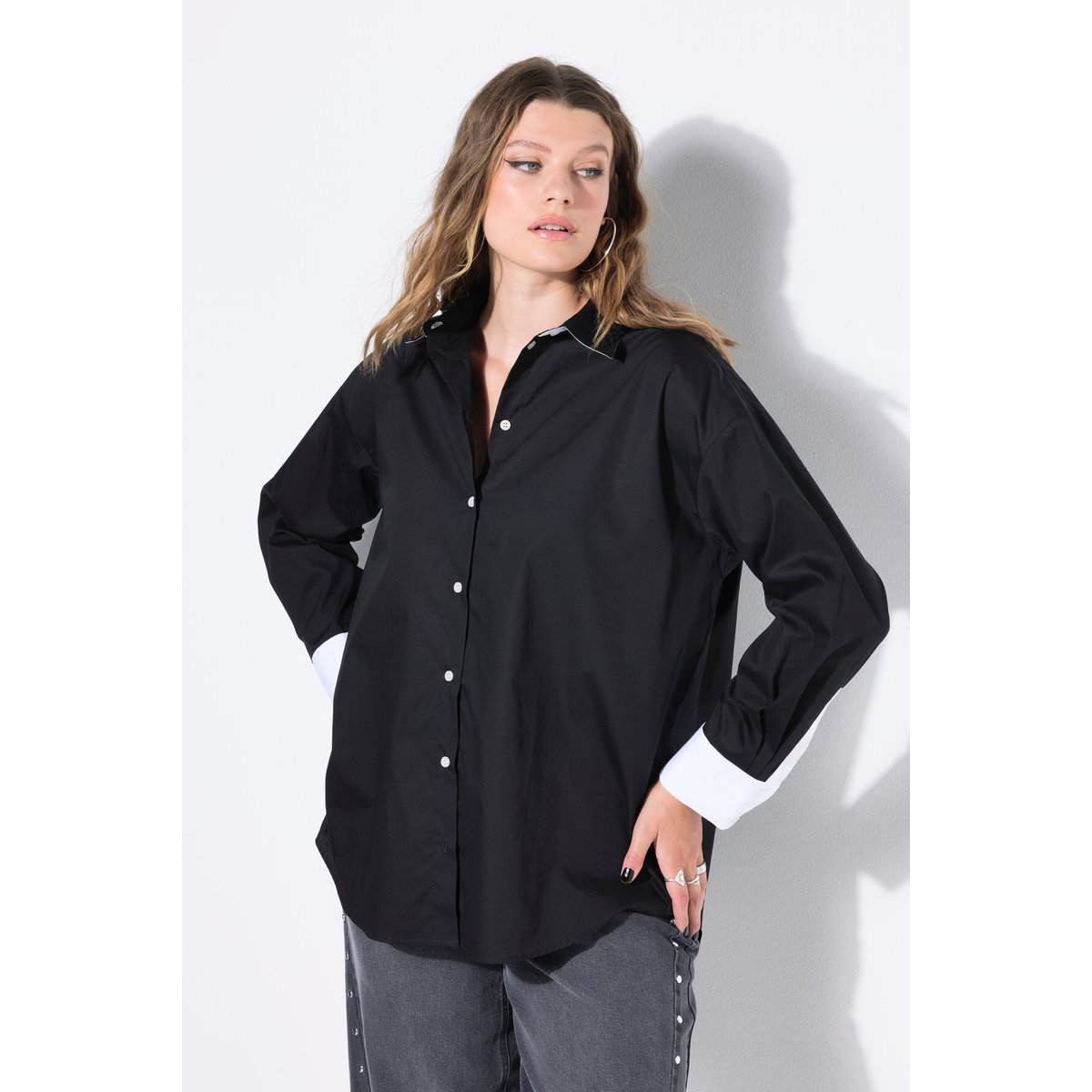 Chemisier oversize, détails fantaisie noir, STUDIO UNTOLD