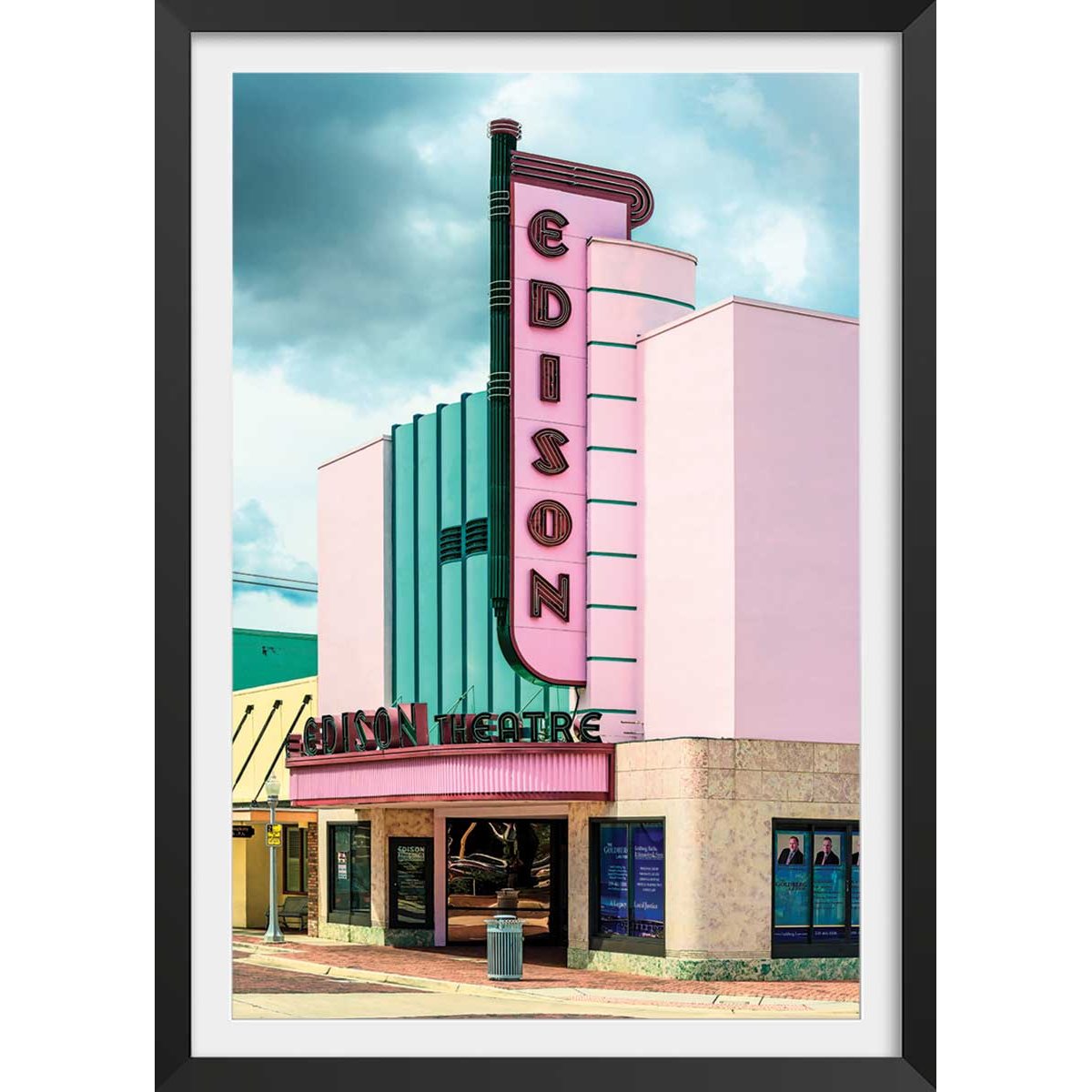 Affiche edison theater sur fond rose affiche + cadre en bois - noir, HEXOA