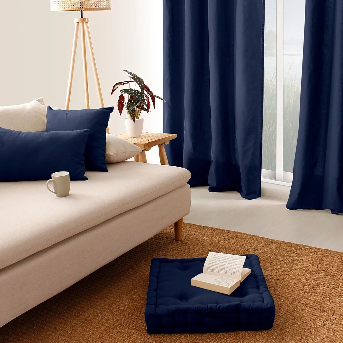 Coussin de sol uni en coton Panama bleumarine, EDEN