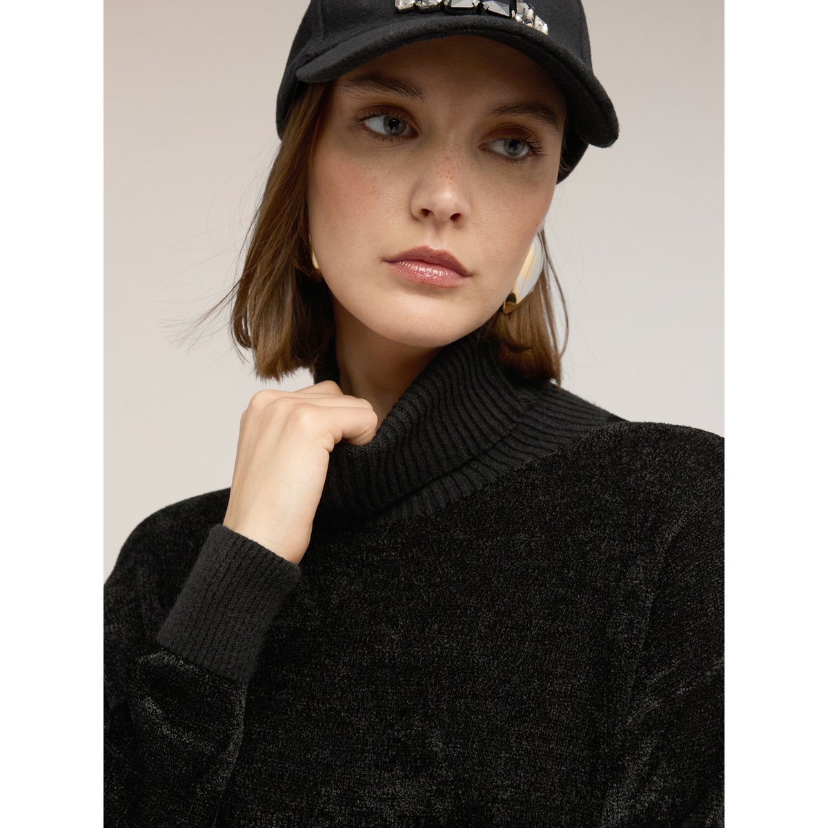 Pull col roulé en chenille noir, MOTIVI