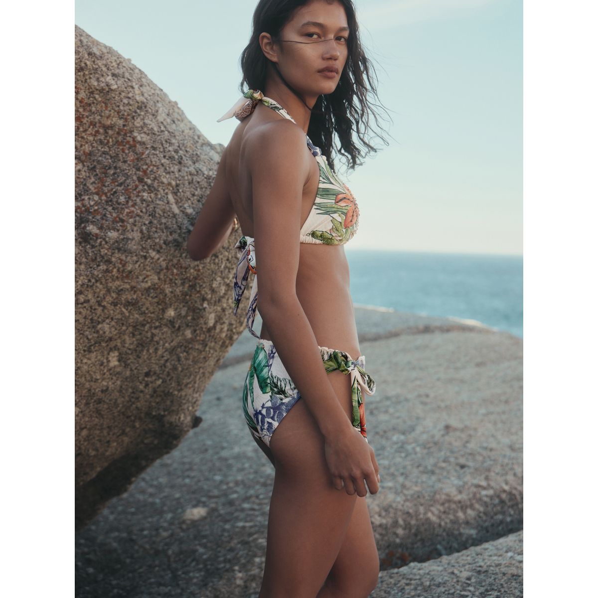Bas de bikini noué sur les côtés blanc imprimé perroquet crème/marine, NEXT