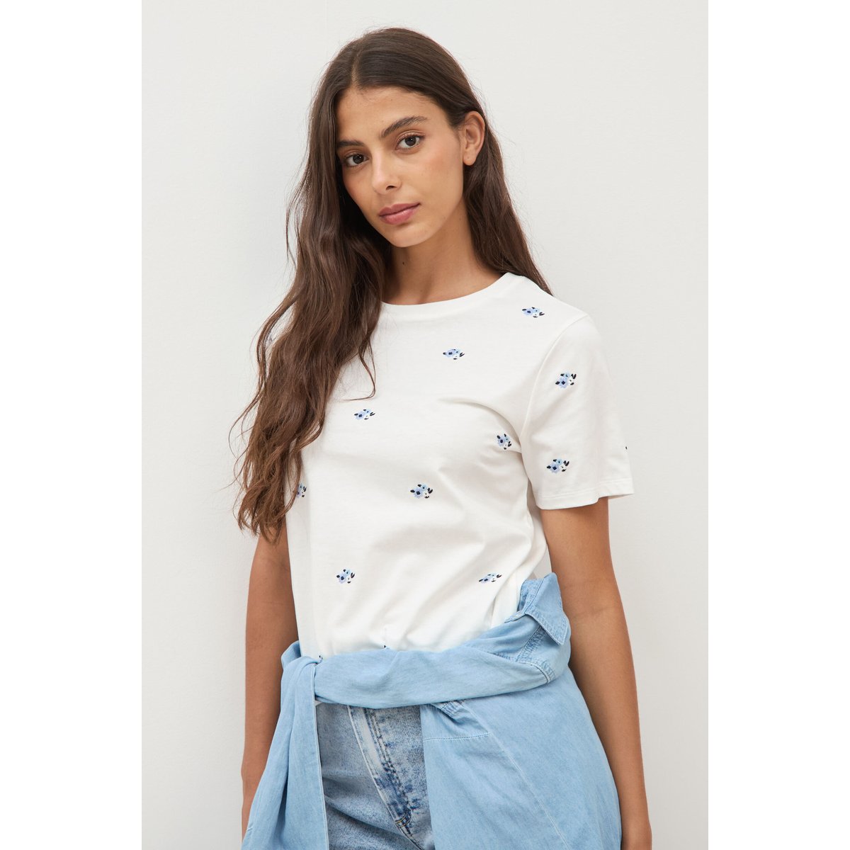 T-shirt droit col rond brodé en coton ivoire, BONOBO