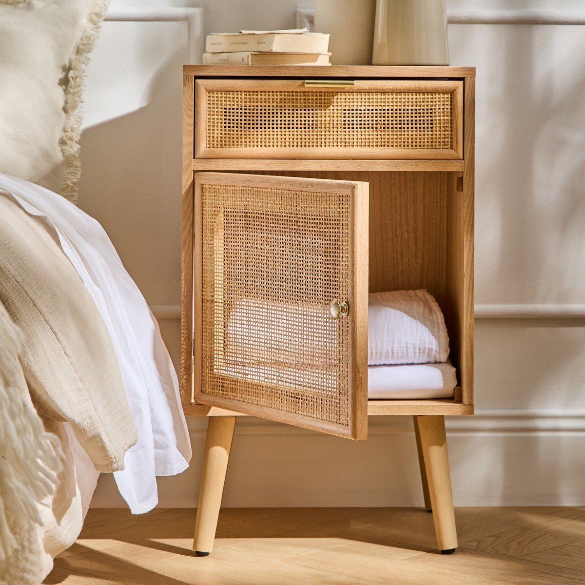 Table de chevet avec cannage en rotin naturel - MIYA bois clair, CALICOSY