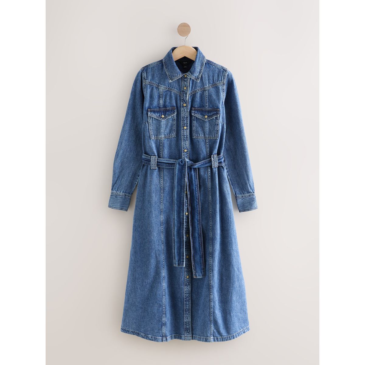Robe chemise longue en denim avec buste large bleu foncé, NEXT