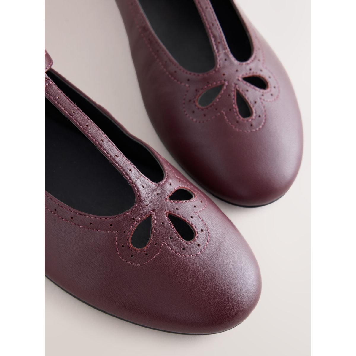 Babies en cuir forever comfort® prune, NEXT