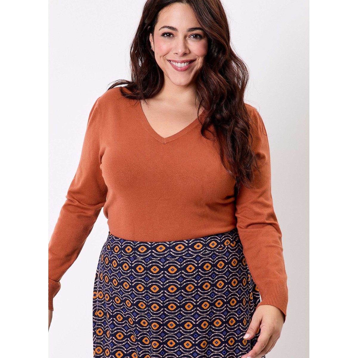Pull maille col V HAYA jaune ocre, LA FIANCÉE