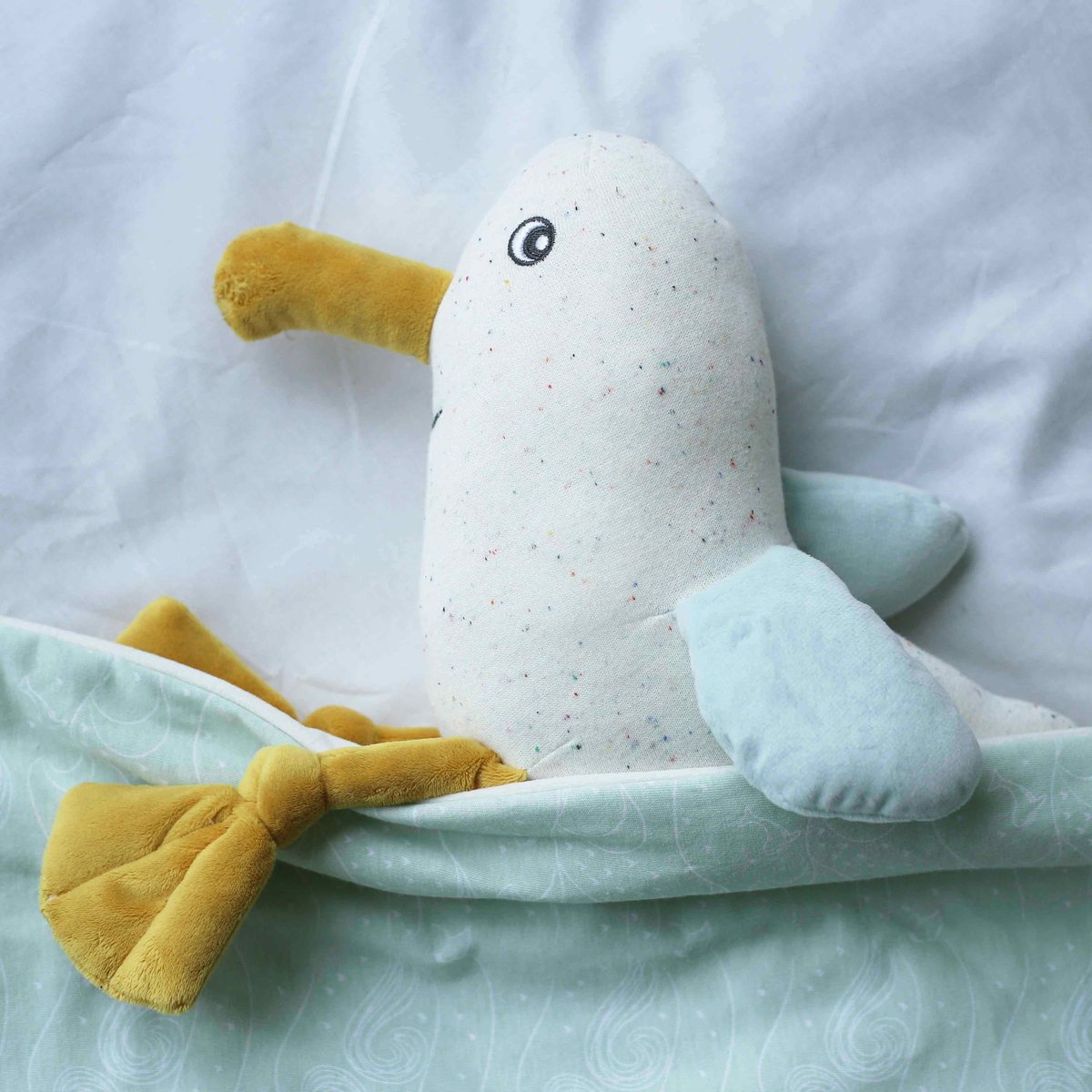 Peluche musicale Paulette ecru, jaune, bleu, TROIS KILOS SEPT