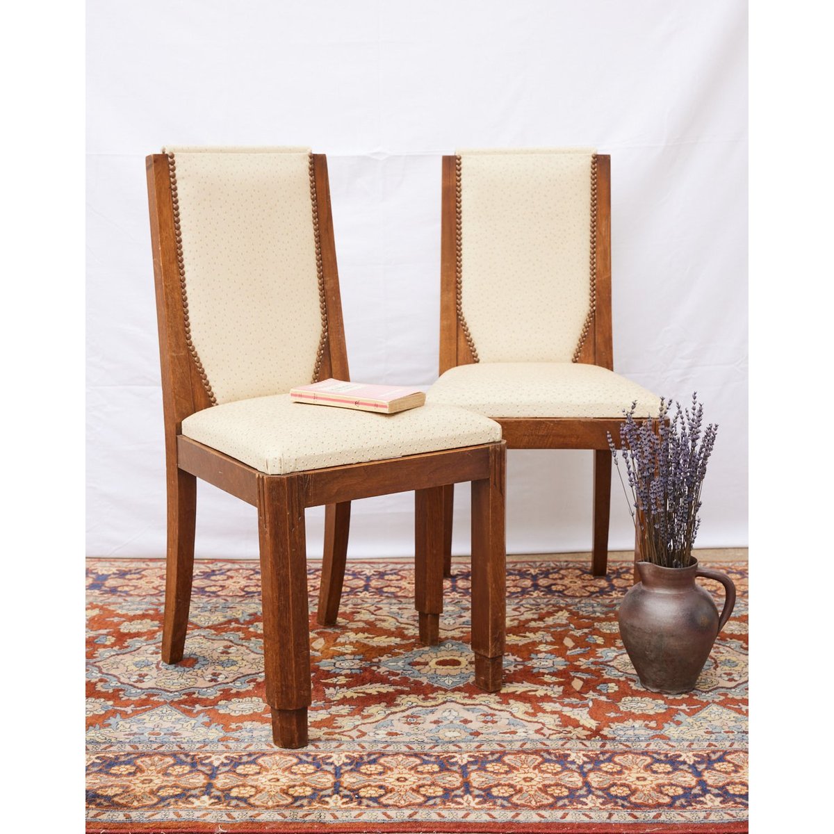 Paire de chaises en noyer art déco Alma N°1727 - Bon état bois foncé, DEBONGOUT