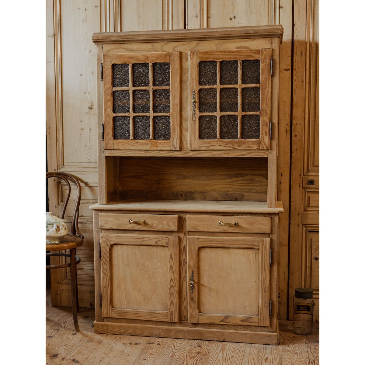 Buffet à deux corps en bois Gilbert N°1558 - Bon état bois clair, DEBONGOUT