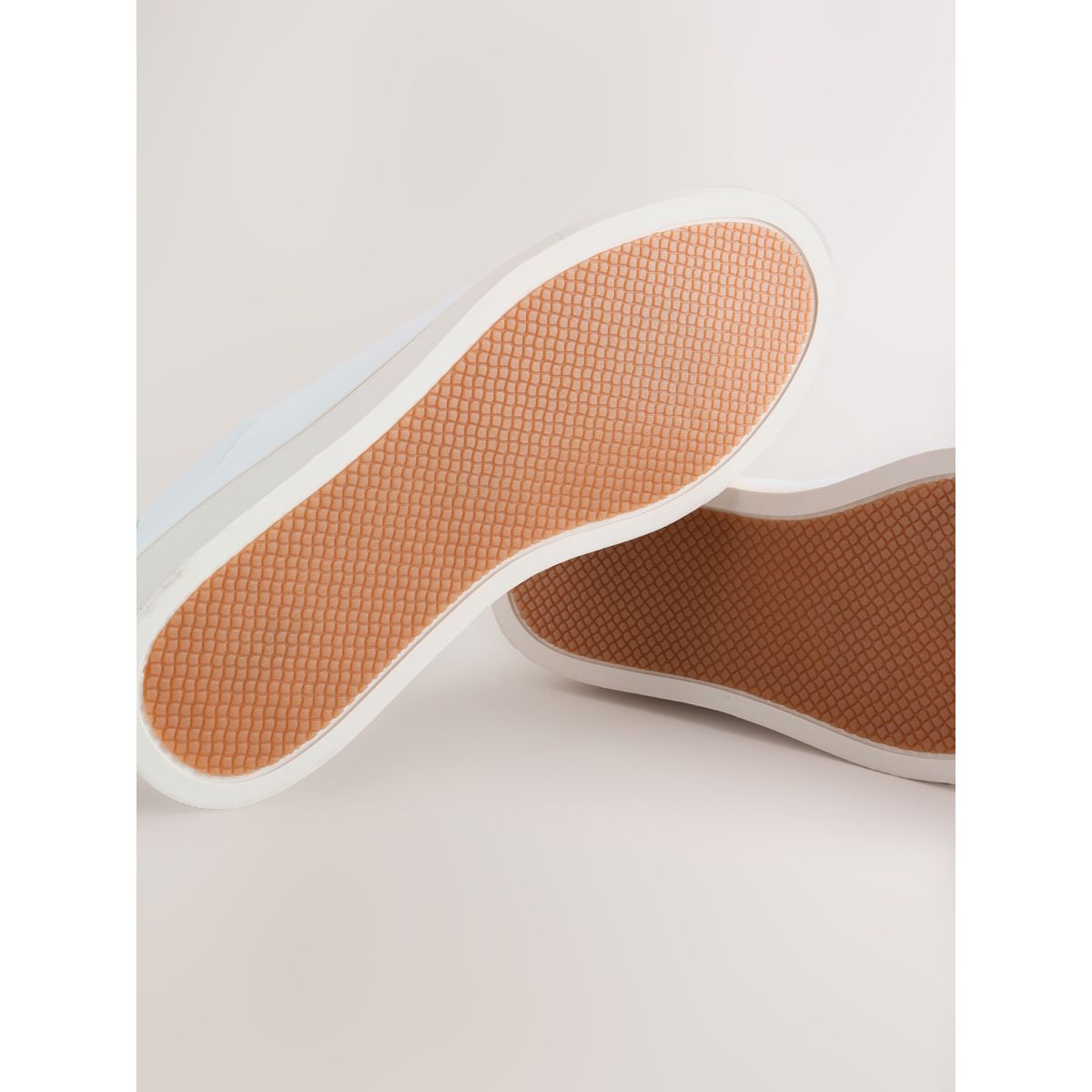 Baskets chic et décontractées longline blanc, NEXT