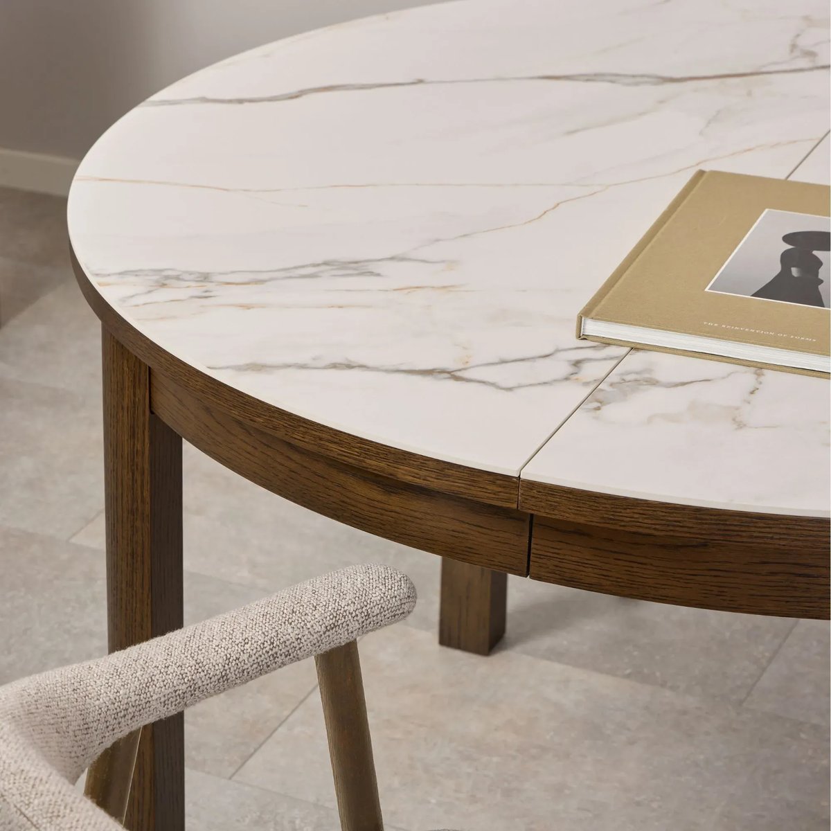 Table en céramique et chêne fumé 4 places D120 - SIMONE beige, HELLIN, DEPUIS 1862