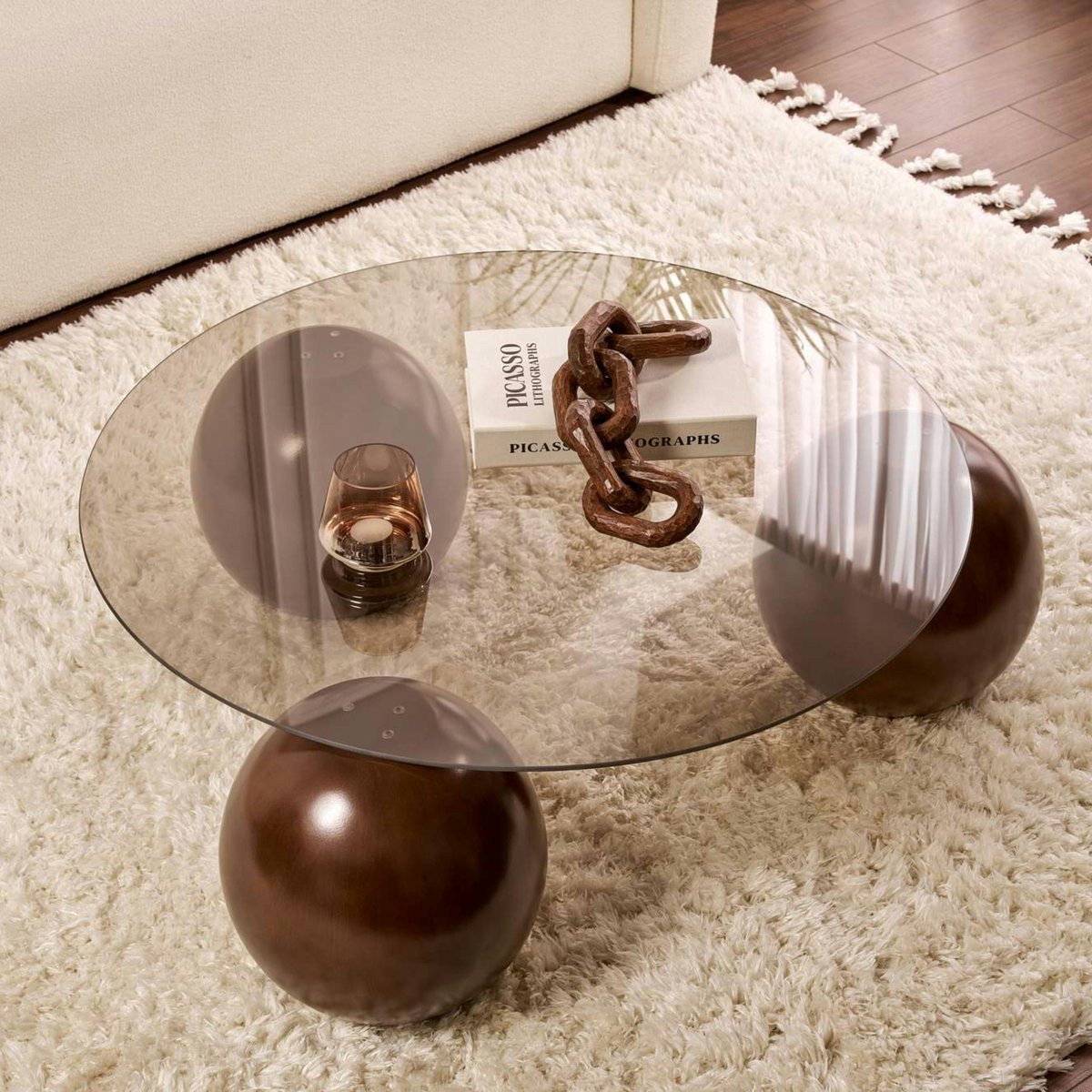 Table basse ronde en verre pieds boules KOCHI verre ambré - pieds marrons, PIER IMPORT