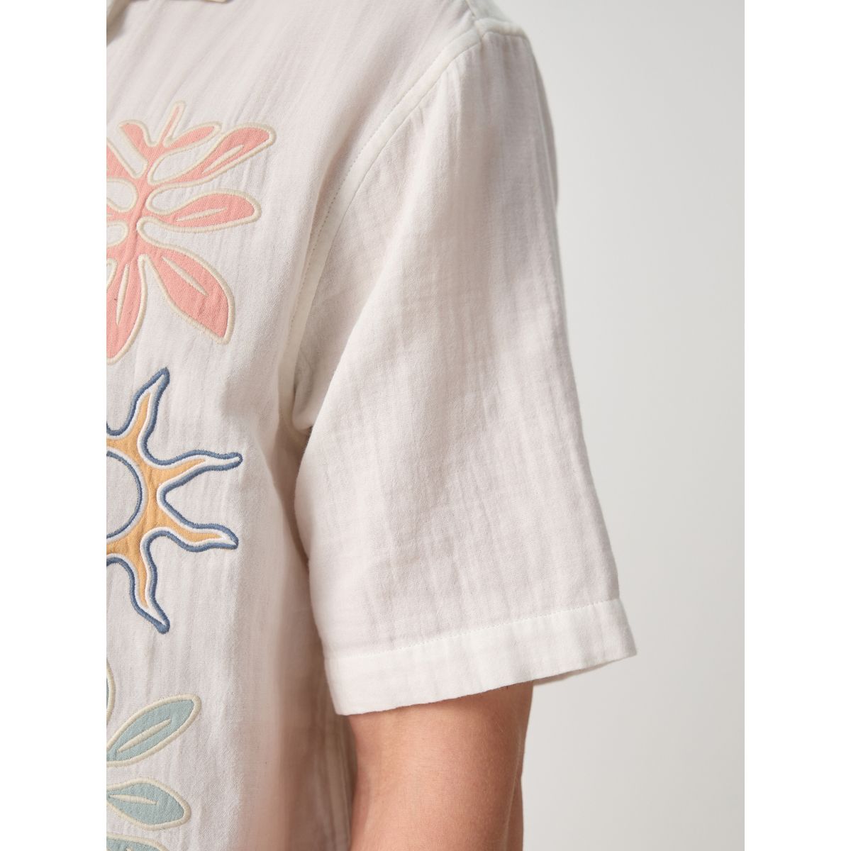 Chemise en étamine brodée à manches courtes blanc, NEXT