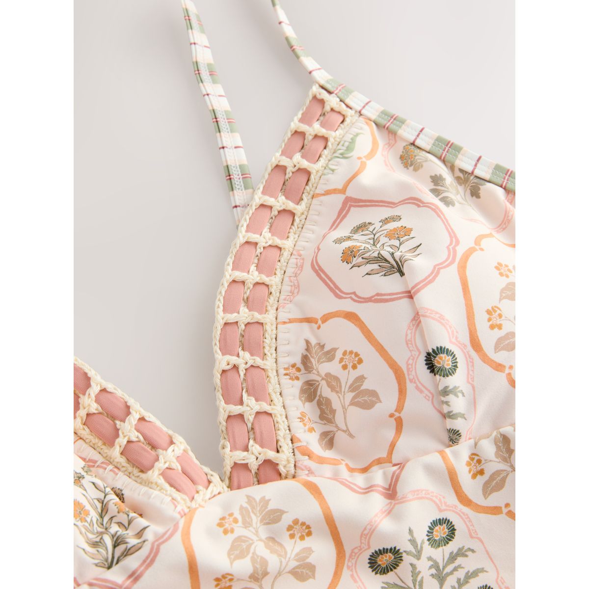 Maillot de bain gainant pigeonnant écru/pêche floral, NEXT