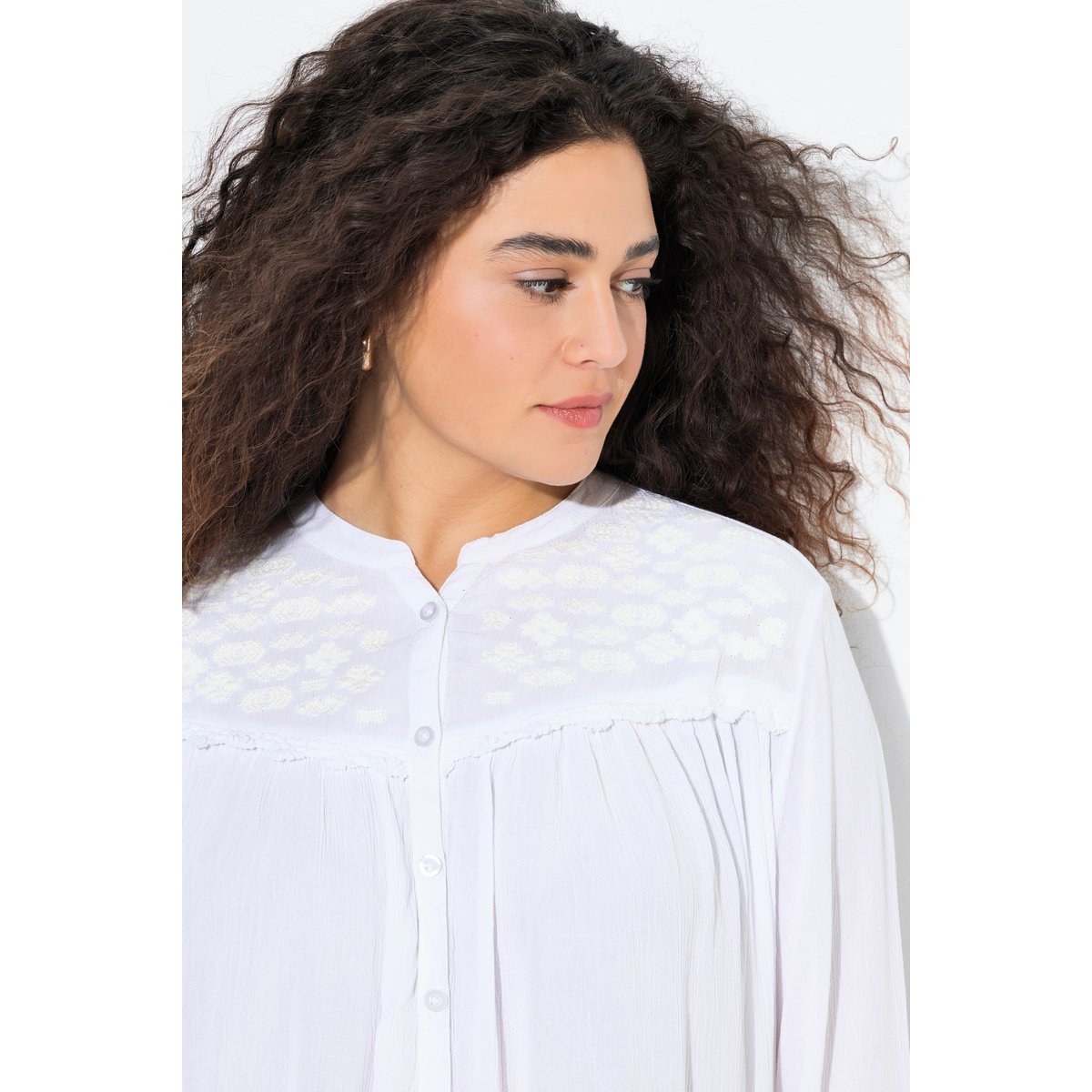 Chemisier évasé avec broderies blanc cassé, ULLA POPKEN