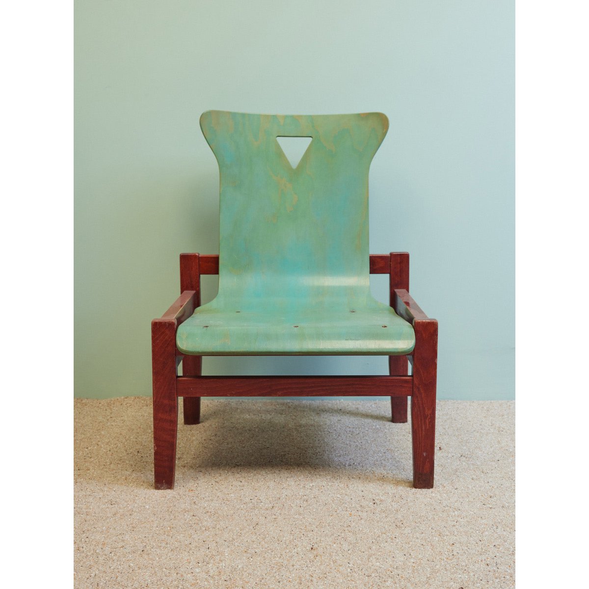 Paire de deux chaises en bois design Alma N°2024 - Bon état vert, DEBONGOUT