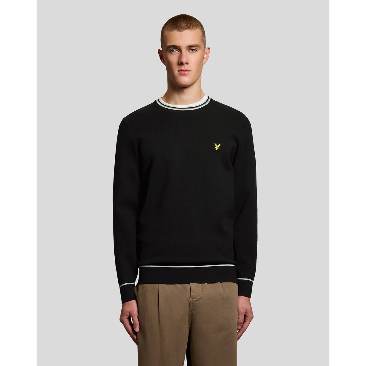 Pull à liserés contrastés en maille col rond noir jais, LYLE & SCOTT