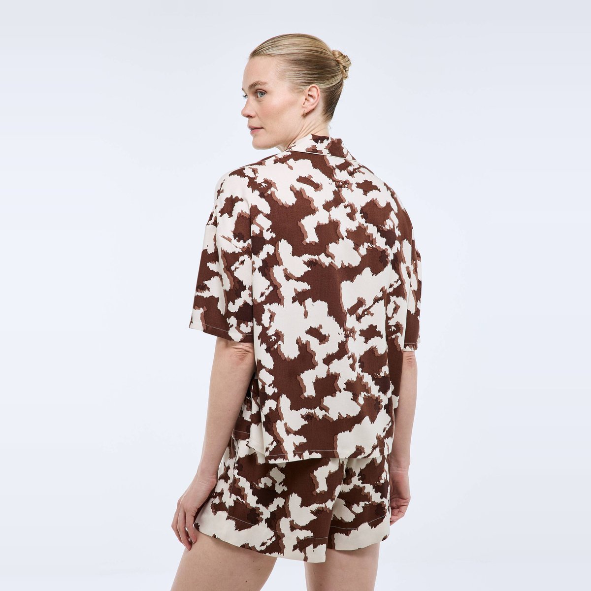 Chemise à manches courtes imprimée en viscose bison, MONOPRIX