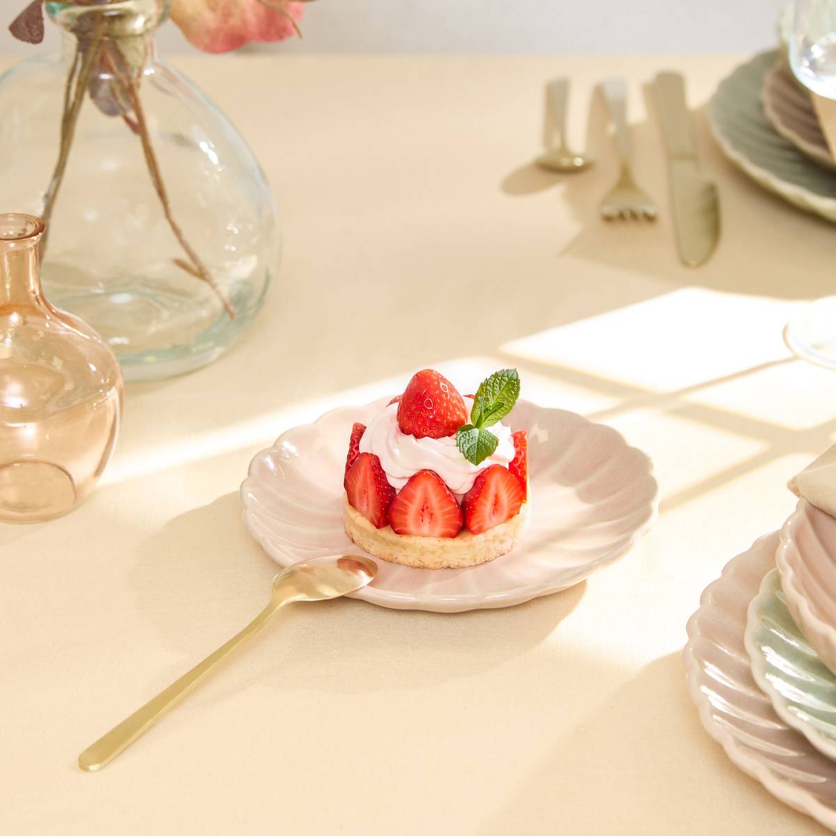 Lot de 4 assiettes à pain ronde en grès ROMY rose, ATMOSPHERA
