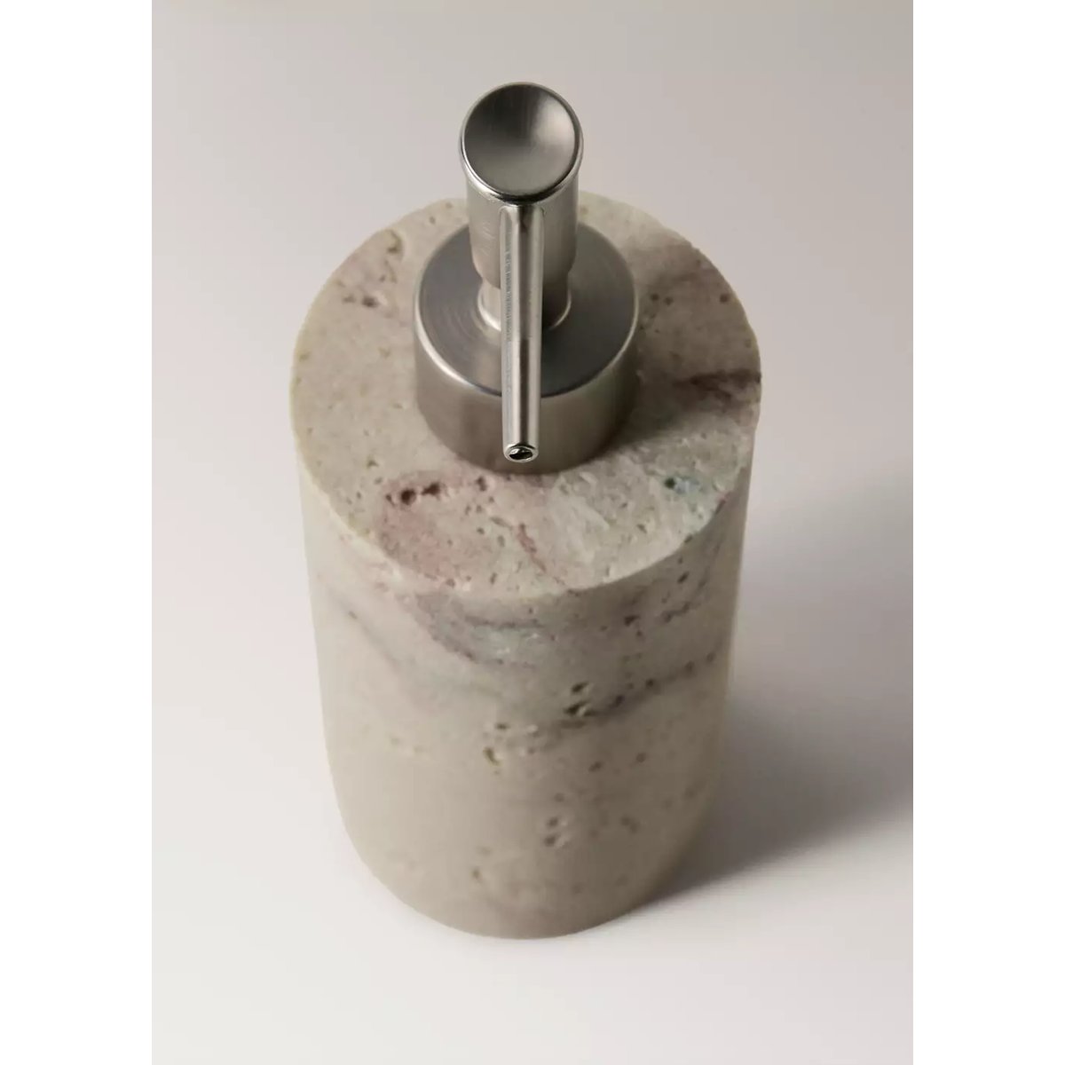 Distributeur de savon en résine effet travertin sable, MANGO HOME