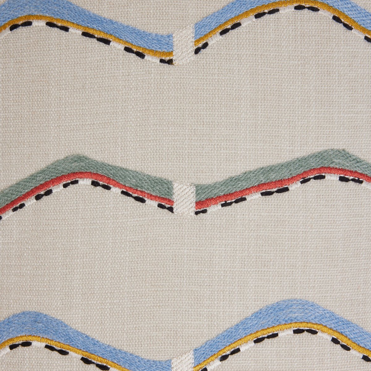 Housse De Coussin en Motif en zigzag brodé TIHANI naturel et multicolore, MADURA