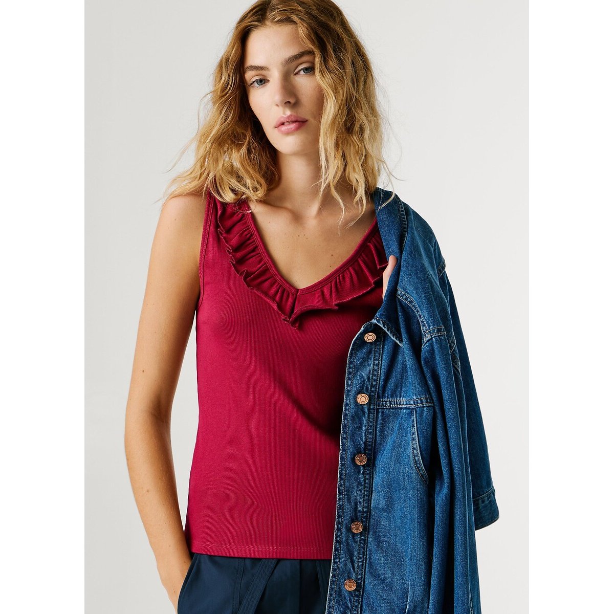 T-shirt côtelé col V, volanté lie de vin, PEPE JEANS