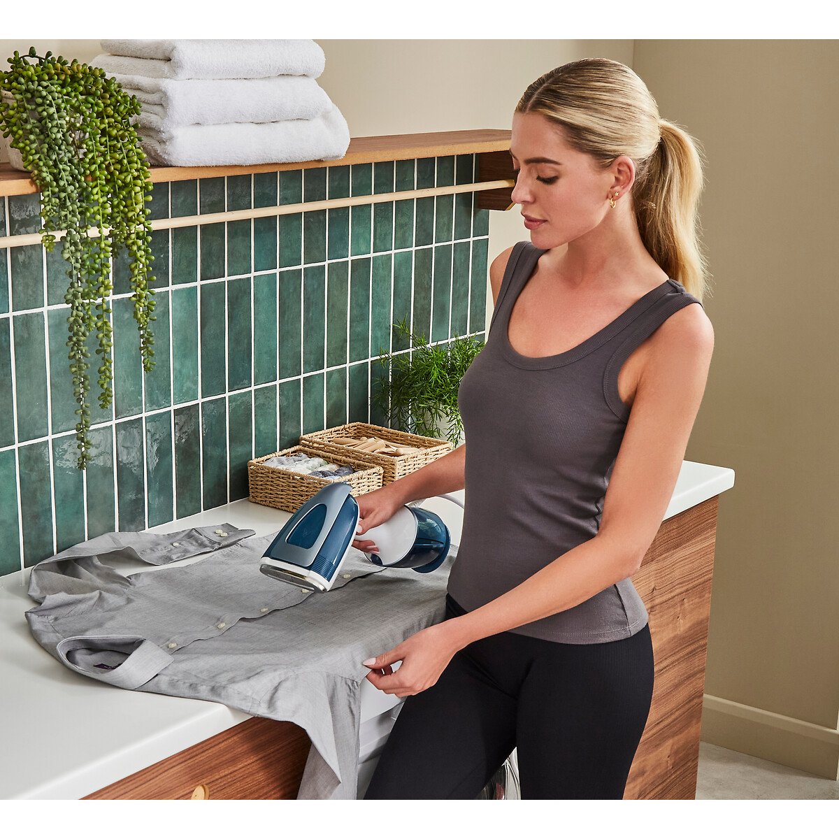 Express Steam 1750W Handheld Turbo Garment Steamer - 361000 blue, MORPHY RICHARDS