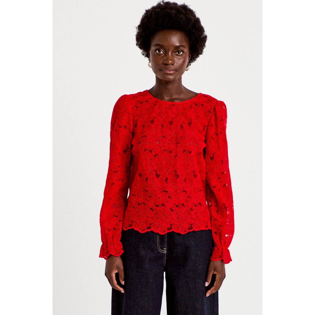 Blouse droite col v en dentelle rouge, CACHE CACHE