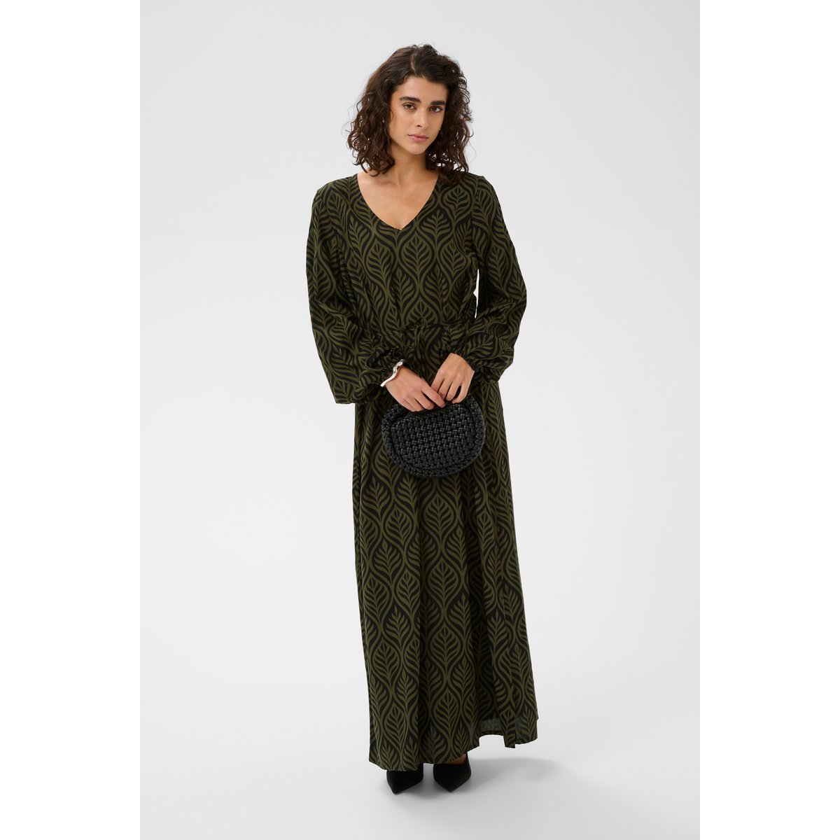 Robe noir vert black deep/ivy green leafs, KAFFE