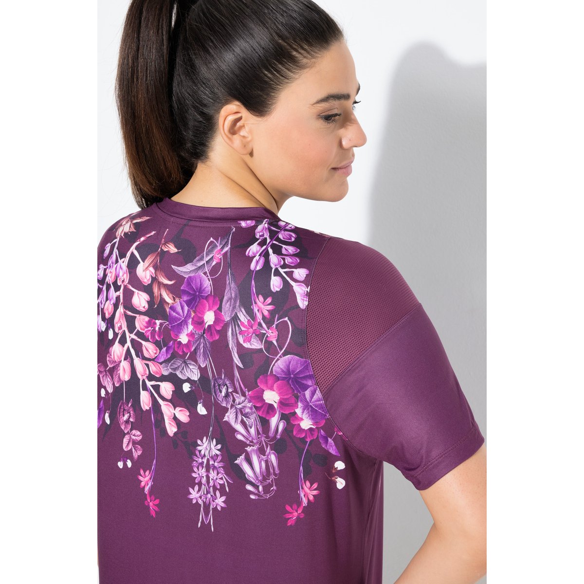 T-shirt technique à manches courtes et col cerise noire, ULLA POPKEN