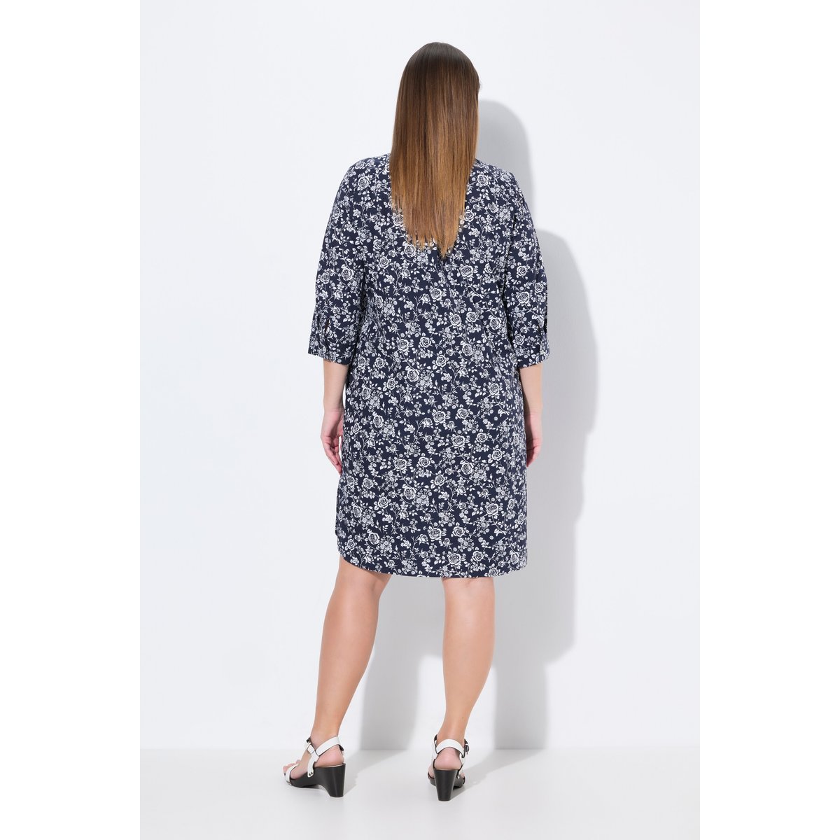 Robe chemisier. Col chemise et manches 3/4. bleu royal, ULLA POPKEN