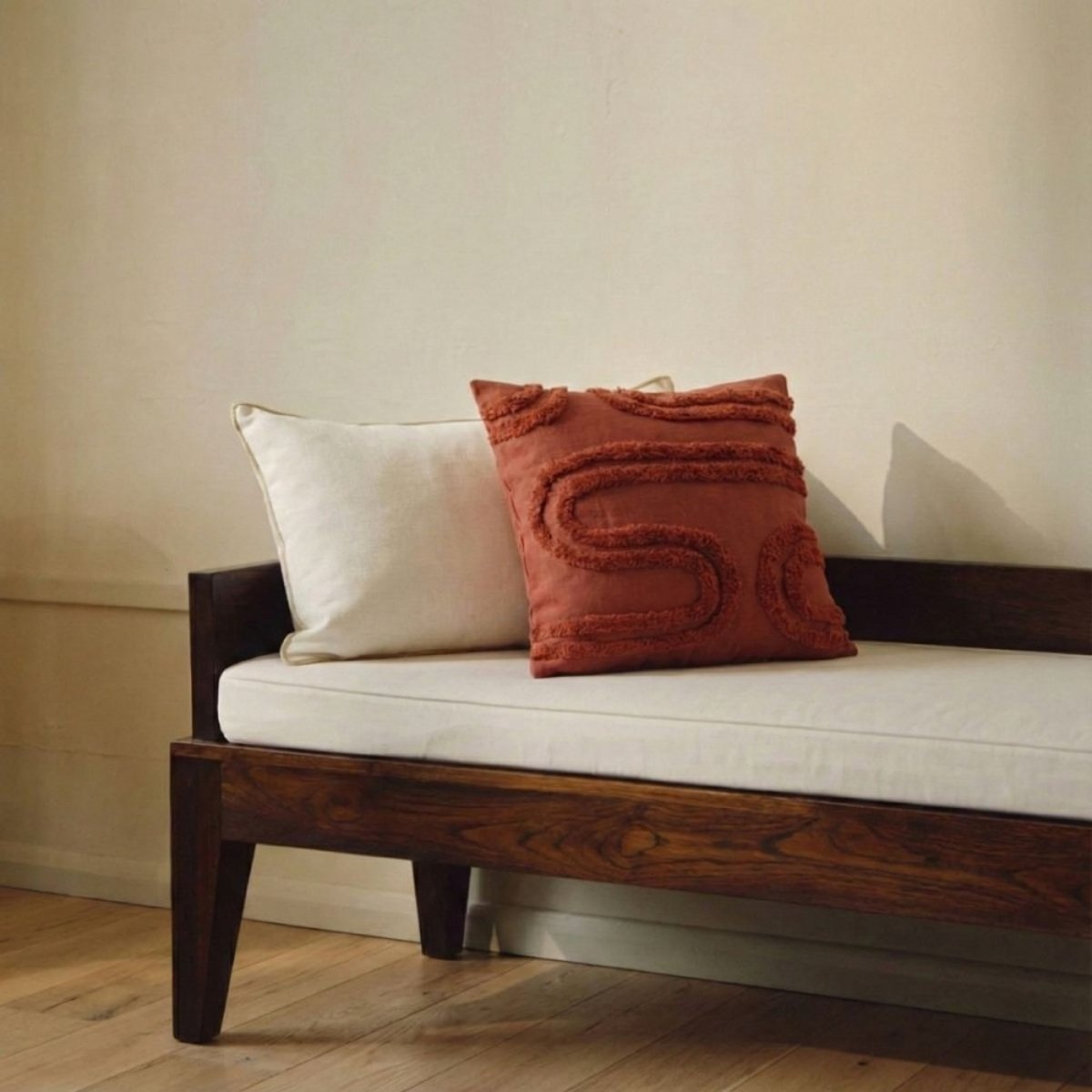 Coussin en relief 40x40cm terracotta, ORNAMI