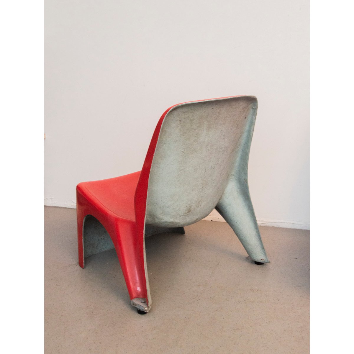 Paire de fauteuils en fibre de verre Jakob N°871 - Bon état rouge, DEBONGOUT