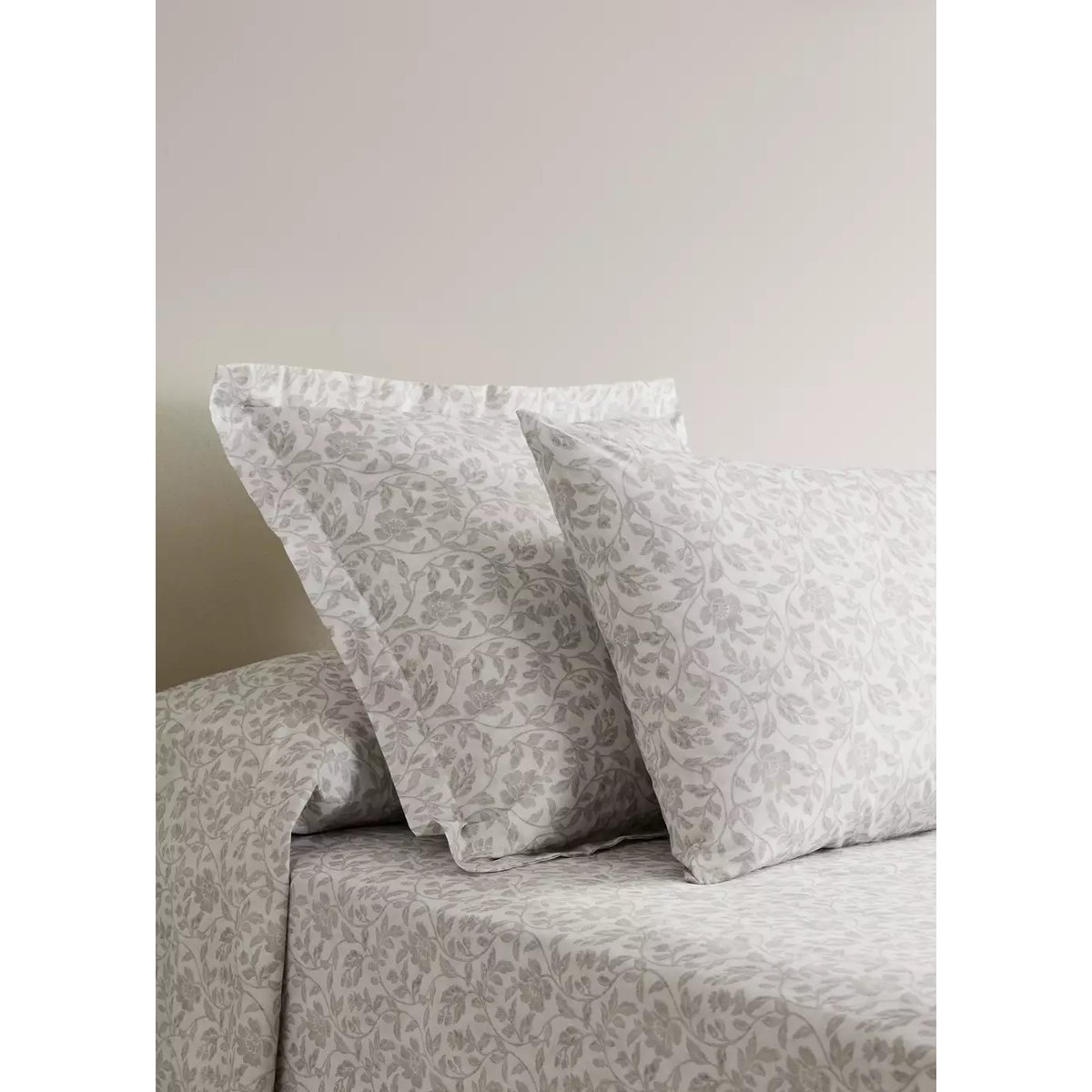 Taie d’oreiller en imprimé fleuri 45x110 cm écru, MANGO HOME