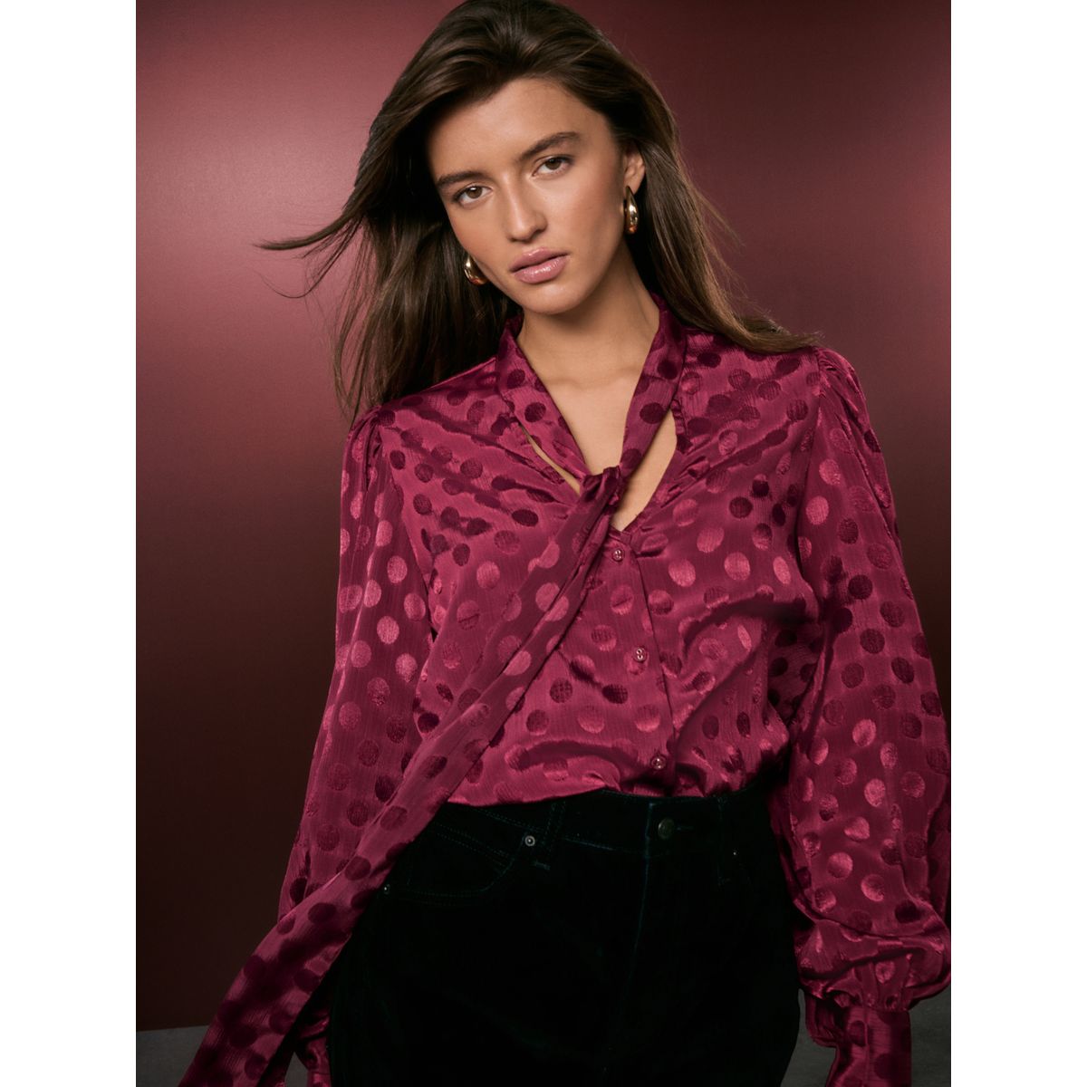 Chemisier manches longues en satin à pois vin, NEXT