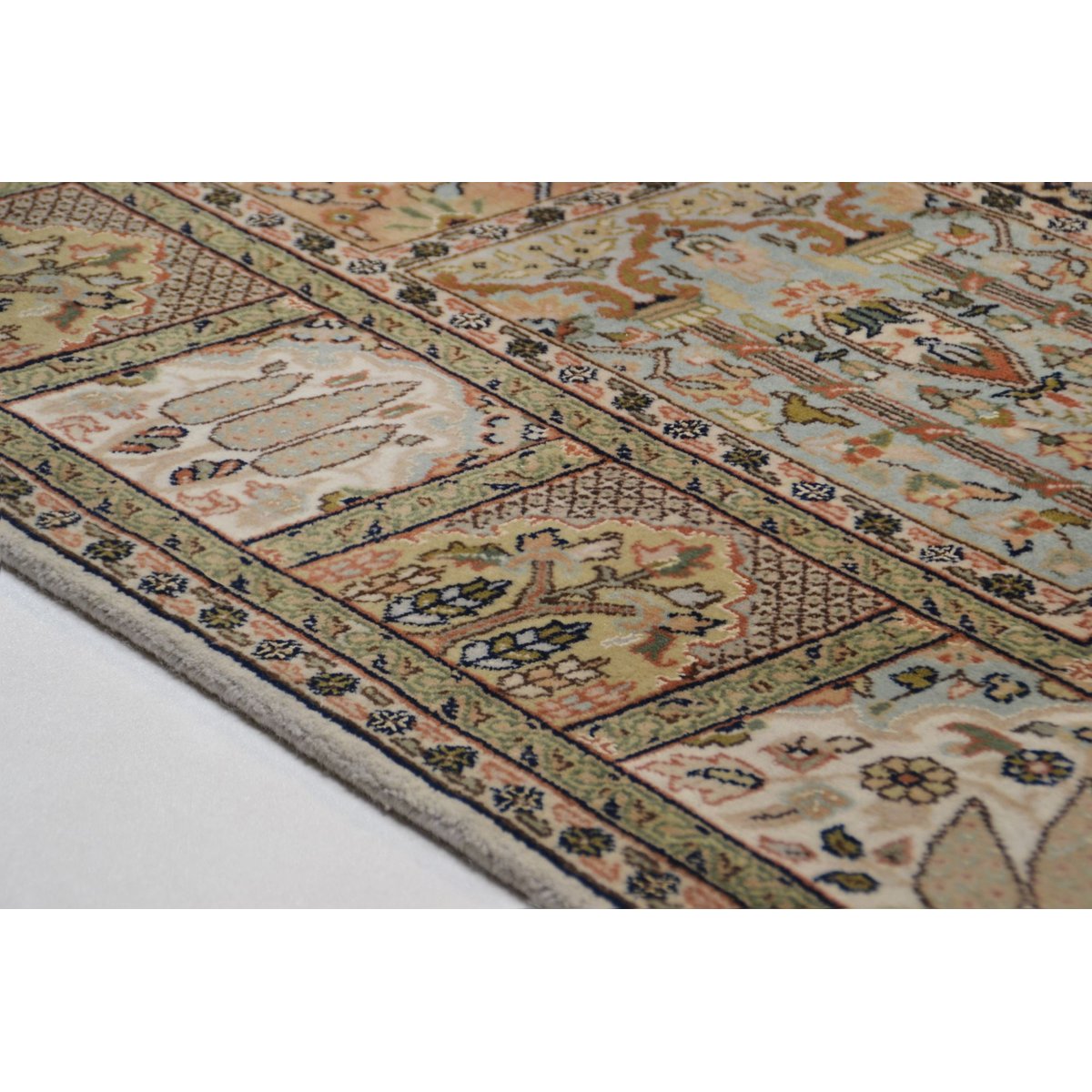 Tapis d'orient Sirsa Silk noué main, franges crème, THEKO