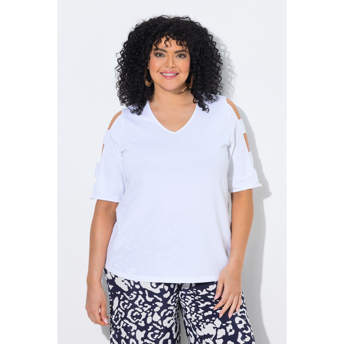 T-shirt décolleté en V et manches courtes blanc cassé, ULLA POPKEN