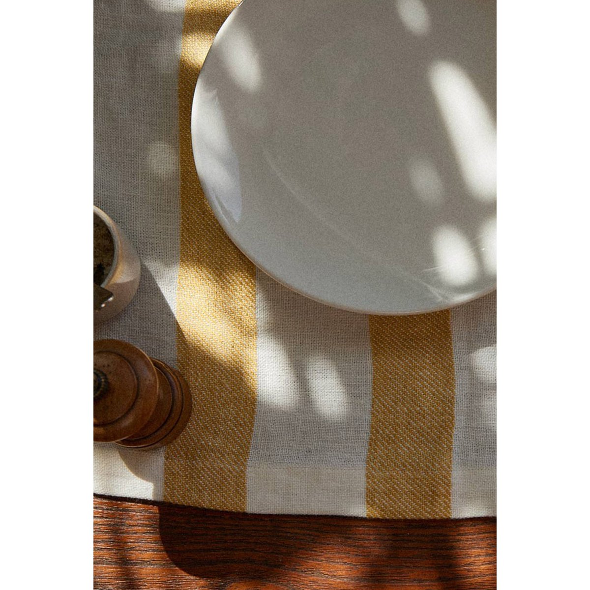 Nappe en lin lavé, BASTIDE jaune curry, GABRIELLE PARIS