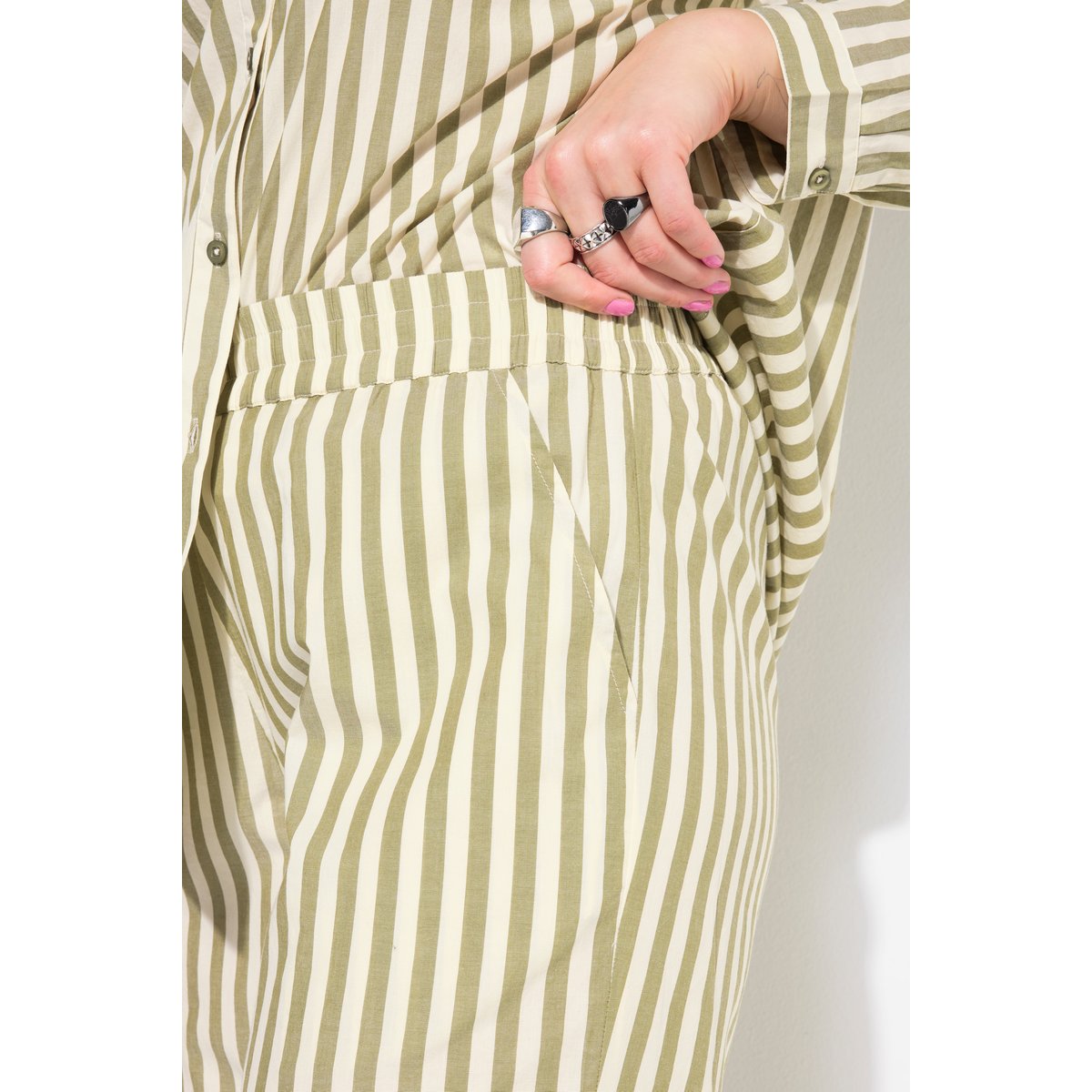 Pantalon rayé vert mousse, STUDIO UNTOLD